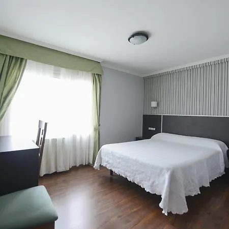 בית הארחה Hospedaxe A פוברה דו קאראמינל