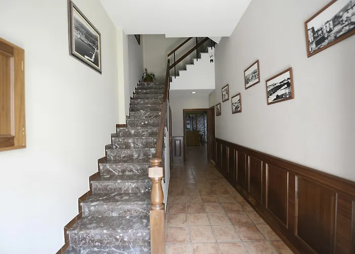 Konukevi Hospedaxe A Pobra Do Caraminal